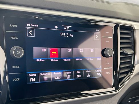 Used 2022 Volkswagen Atlas Cross Sport SEL R-Line image 15