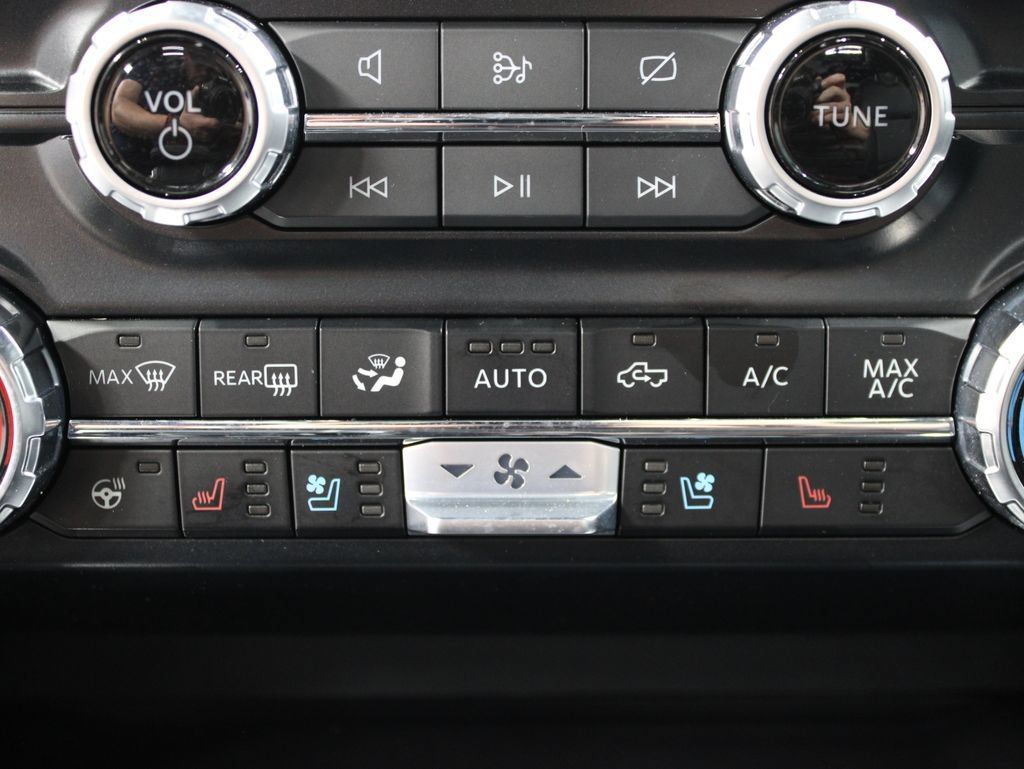 Used 2023 Ford F150 Lariat w/ Equipment Group 502A High AWD/4WD image 70