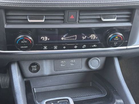 Used 2024 Nissan Rogue SV image 23