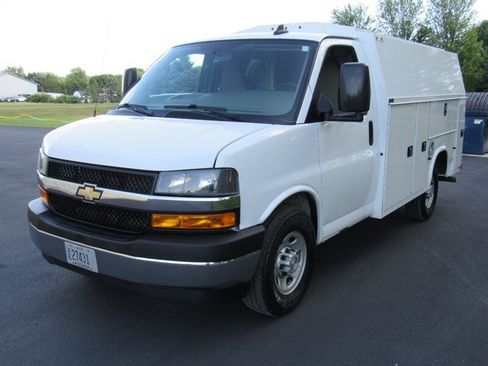 Used 2020 Chevrolet Express 3500 w/ Power Convenience Package RWD image 3