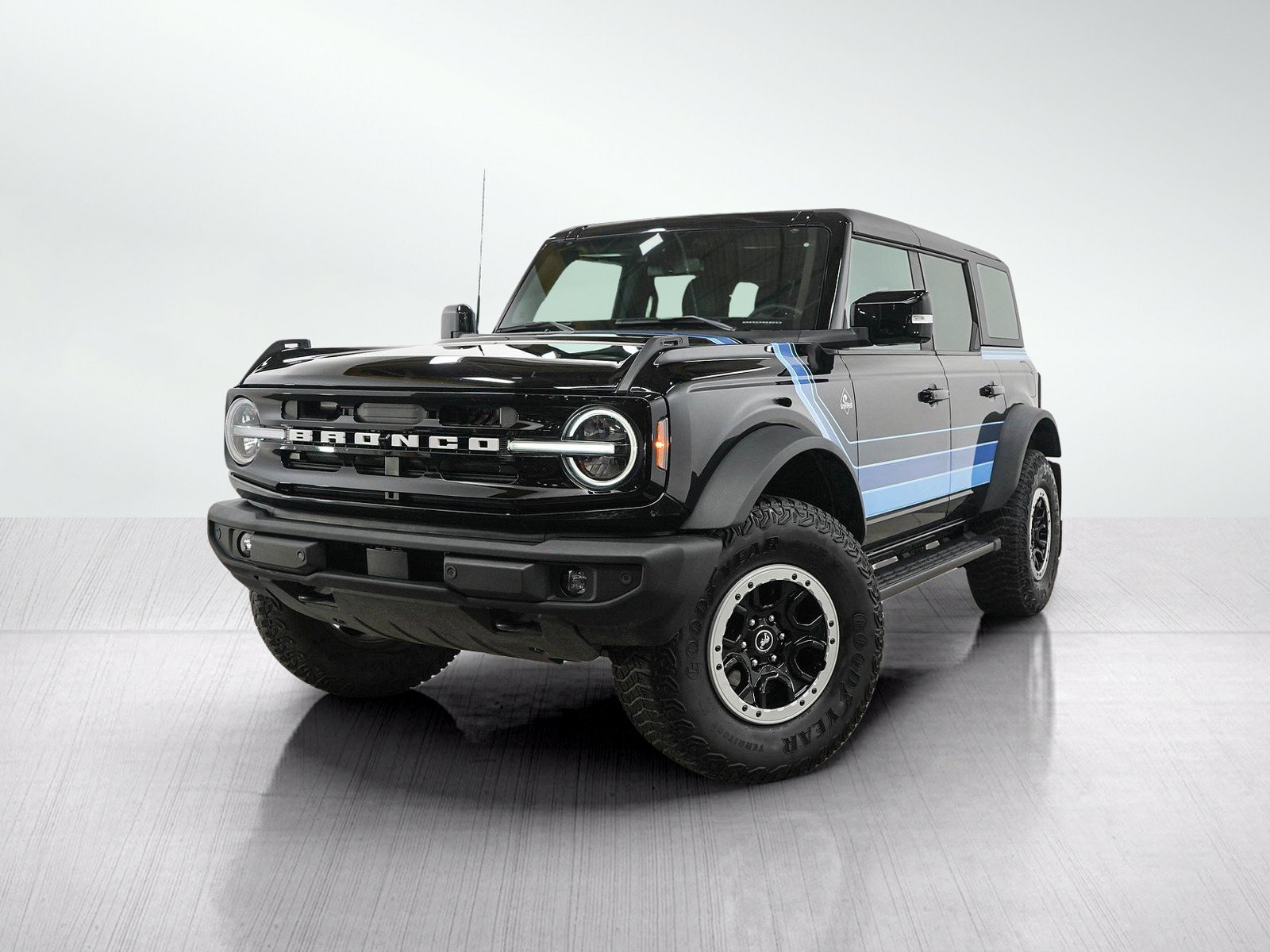 Used 2023 Ford Bronco Outer Banks w/ Sasquatch Package AWD/4WD image 1