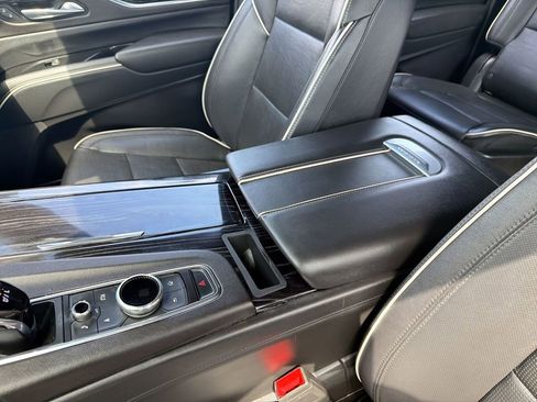 Used 2023 Cadillac Escalade ESV Sport AWD/4WD image 24