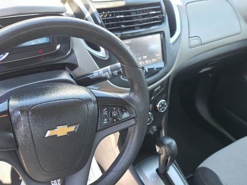 Used 2016 Chevrolet Trax LS FWD image 23