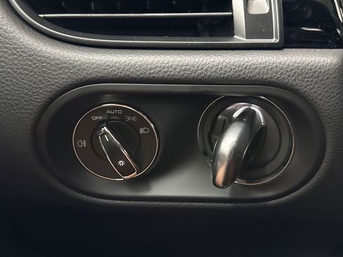 New 2025 Porsche Macan image 19