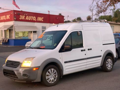 Used 2010 Ford Transit Connect XL image 4