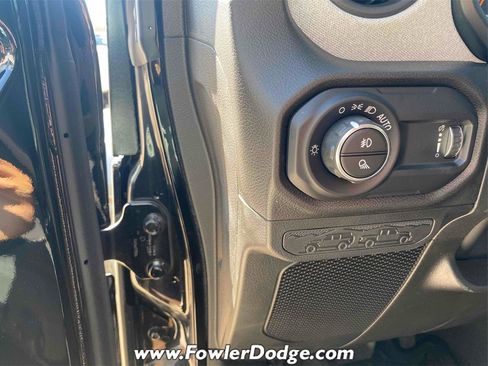 New 2024 Jeep Gladiator Sport image 15