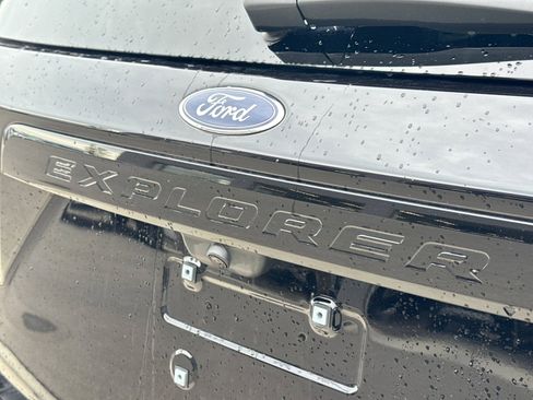 Certified 2024 Ford Explorer ST-Line w/ Class IV Trailer Tow Package AWD/4WD image 15
