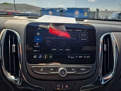 Used 2023 Chevrolet Equinox RS w/ RS Leather Package AWD/4WD image 15