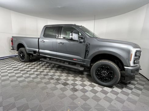 New 2026 Ford F350 Lariat w/ Black Appearance Package image 6