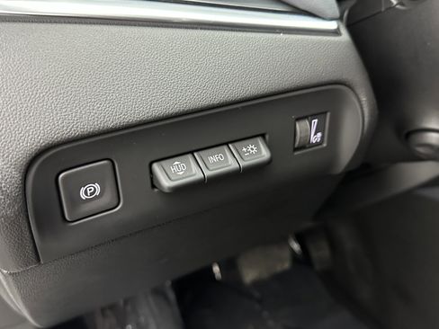 Used 2024 Buick Enclave Premium image 24