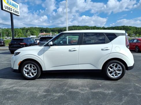 Used 2024 Kia Soul LX w/ Option Group 015 FWD image 8
