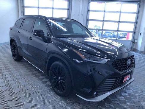 Certified 2025 Toyota Highlander XSE image 37