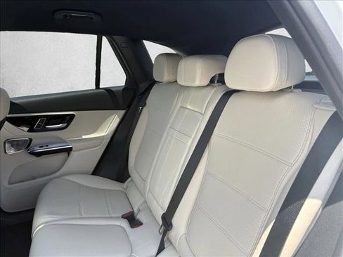 Used 2025 Mercedes-Benz GLC 300 image 19