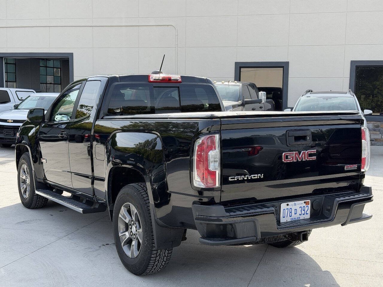 Used 2016 GMC Canyon SLE w/ All Terrain Package AWD/4WD image 7