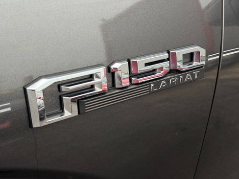 Used 2017 Ford F150 Lariat w/ Equipment Group 502A Luxury AWD/4WD image 10