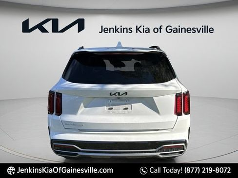 Used 2023 Kia Sorento S w/ Panoramic Sunroof Package FWD image 5