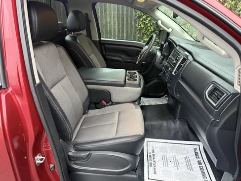 Used 2017 Nissan Titan S image 13
