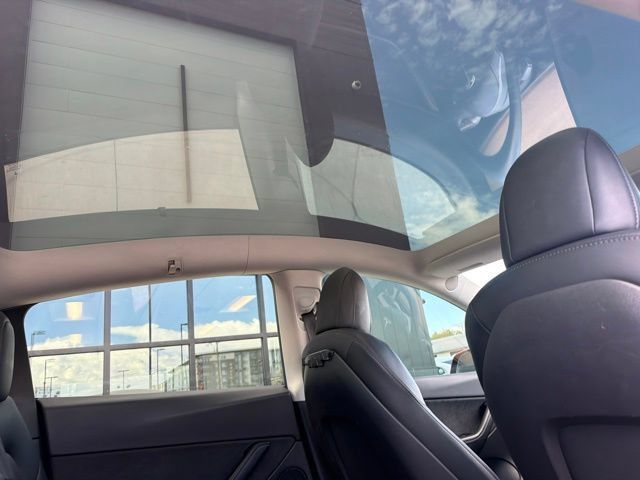 Used 2021 Tesla Model Y Long Range AWD/4WD image 16