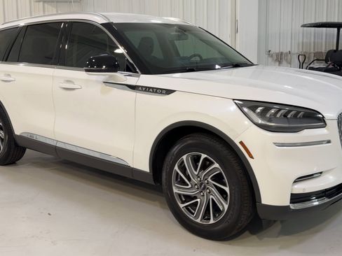 Used 2024 Lincoln Aviator 2WD image 3