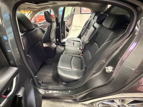 Used 2018 MAZDA MAZDA3 Grand Touring w/ Premium Equipment Package FWD image 53