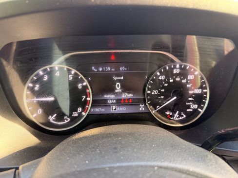 Used 2023 Nissan Titan SV w/ SV Convenience Package AWD/4WD image 10