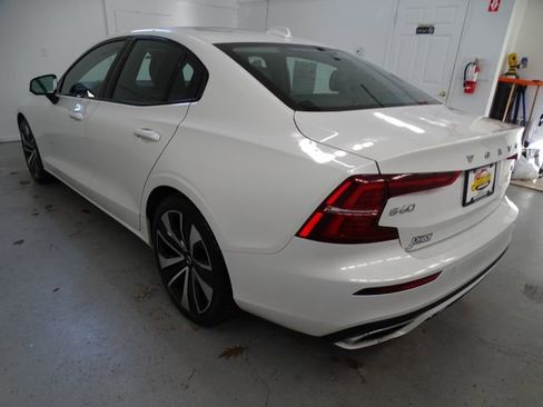 Used 2022 Volvo S60 B5 Inscription image 20