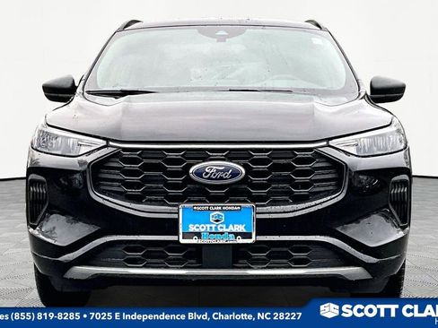 Used 2024 Ford Escape ST-Line image 2