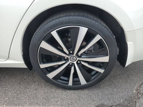 Used 2020 Nissan Altima 2.5 Platinum FWD image 35
