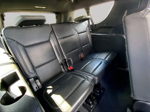 Used 2024 GMC Yukon XL Denali AWD/4WD image 19
