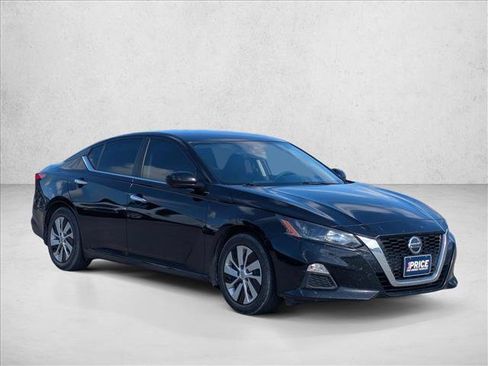 Used 2022 Nissan Altima 2.5 S FWD image 3