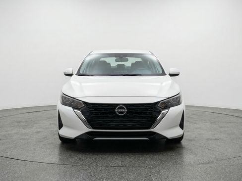 Used 2025 Nissan Sentra SV image 2