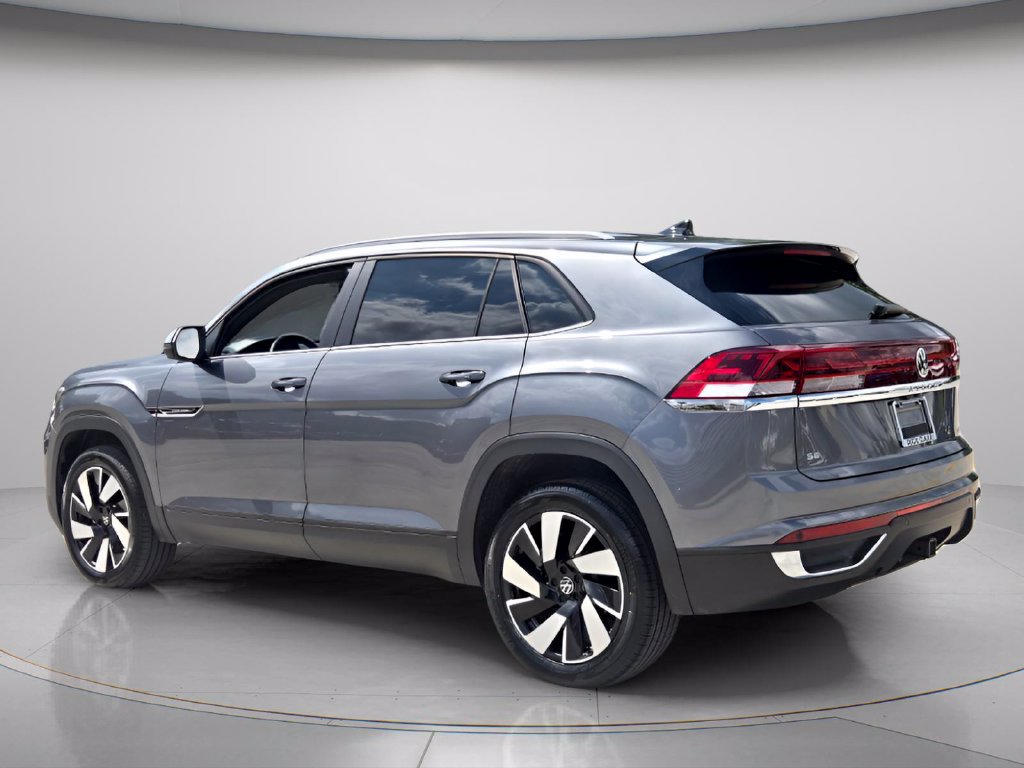 Certified 2024 Volkswagen Atlas Cross Sport SE FWD image 4