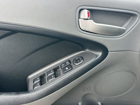 Used 2017 Kia Forte LX FWD image 13