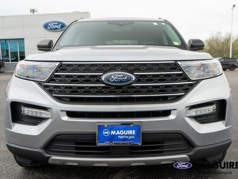 Used 2023 Ford Explorer XLT w/ Equipment Group 202A AWD/4WD image 3