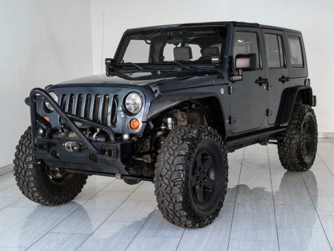 Used 2008 Jeep Wrangler Unlimited Rubicon w/ Dual Top Group AWD/4WD image 4