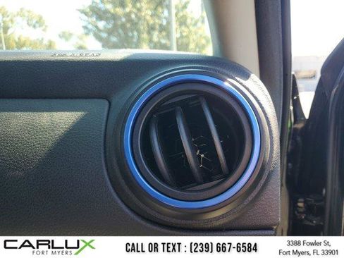 Used 2022 Toyota Tacoma SR image 14