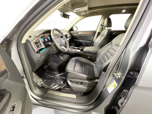 Used 2024 Volkswagen Atlas SEL image 21