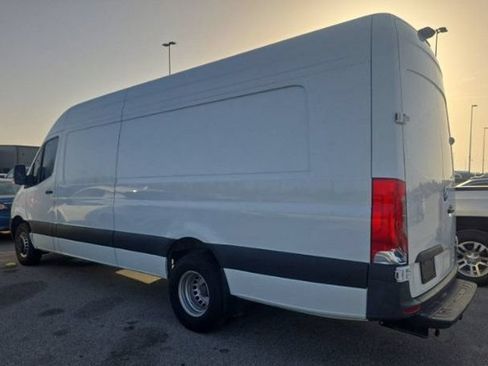 Used 2024 Mercedes-Benz Sprinter 3500 image 5