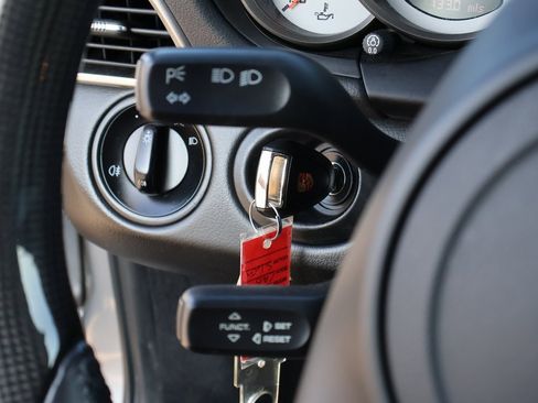 Used 2012 Porsche 911 Carrera 4S image 31