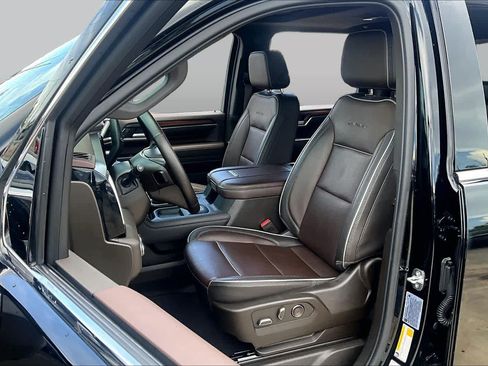 Used 2024 GMC Sierra 2500 Denali w/ Denali Reserve Package AWD/4WD image 8