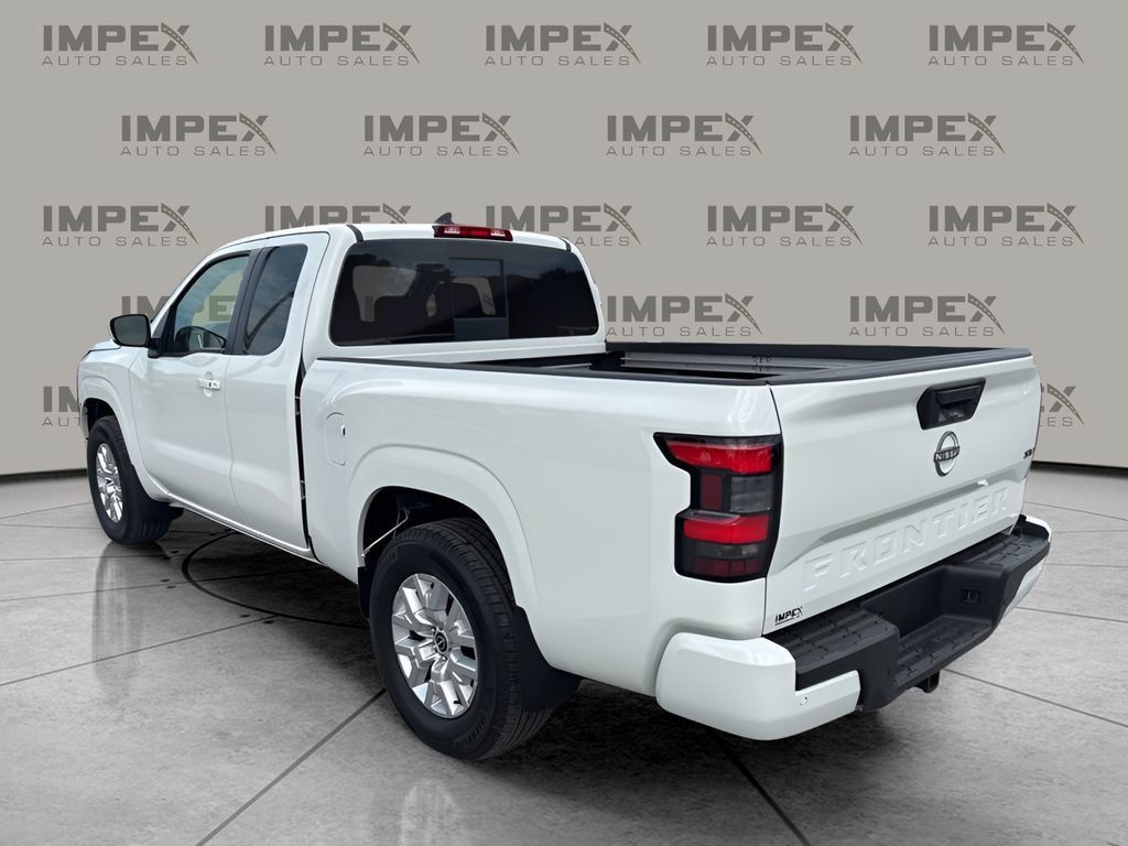 Used 2024 Nissan Frontier SV w/ SV Convenience Package RWD image 3