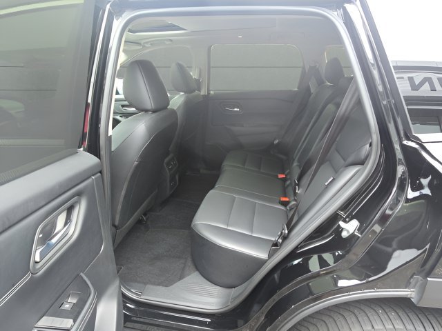 Certified 2025 Nissan Rogue SV w/ SV Premium Package FWD image 9