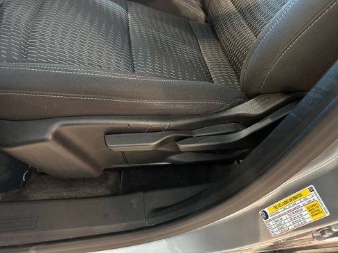 Used 2025 Chevrolet Equinox LT FWD image 22