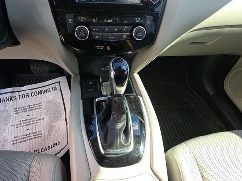 Used 2022 Nissan Rogue Sport SL w/ Premium Package image 19