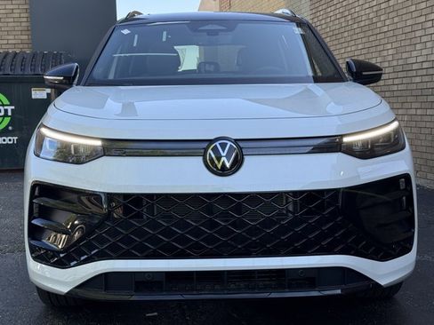 New 2026 Volkswagen Tiguan SE R-Line AWD/4WD image 28