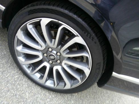 Used 2021 Land Rover Range Rover Westminster Edition image 12