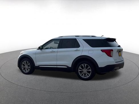 Used 2023 Ford Explorer Limited AWD/4WD image 9