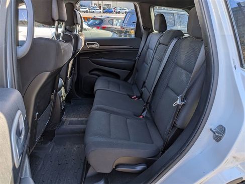 Used 2021 Jeep Grand Cherokee Laredo image 21