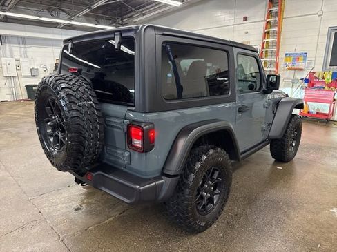 Used 2025 Jeep Wrangler Sport AWD/4WD image 6