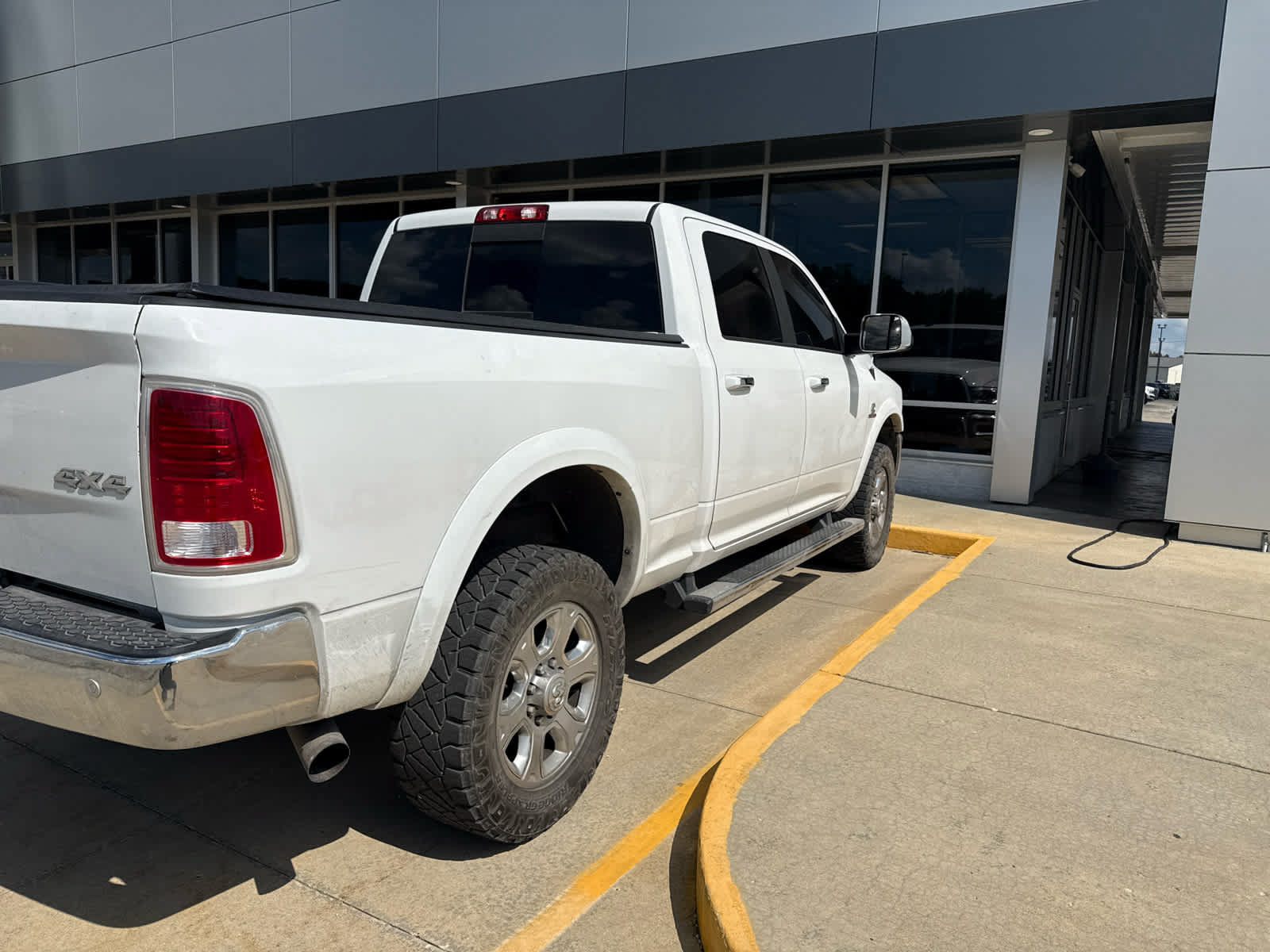 Used 2018 RAM 2500 Laramie w/ Convenience Group AWD/4WD image 6